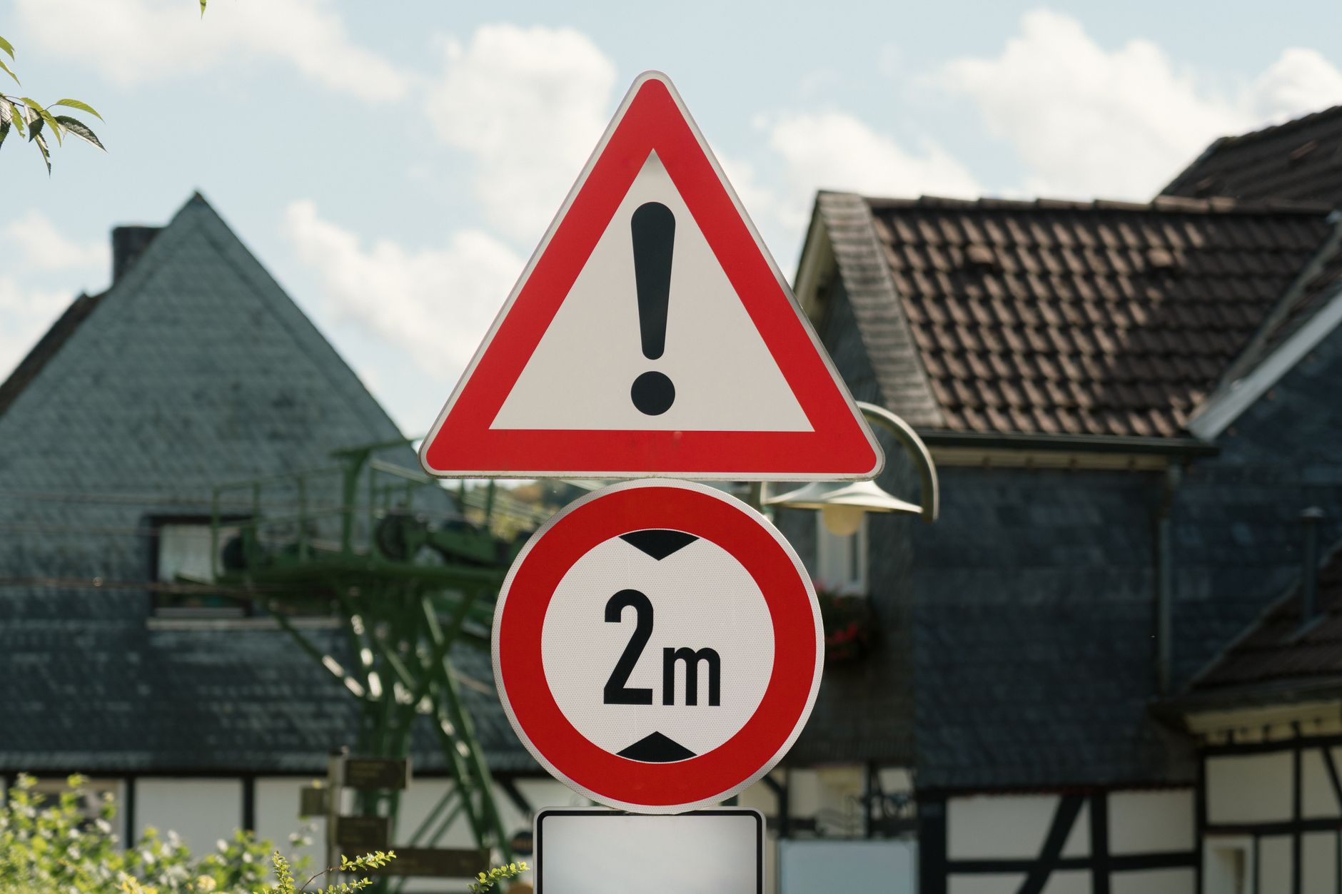 Les règles légales de distance à respecter pour toute haie