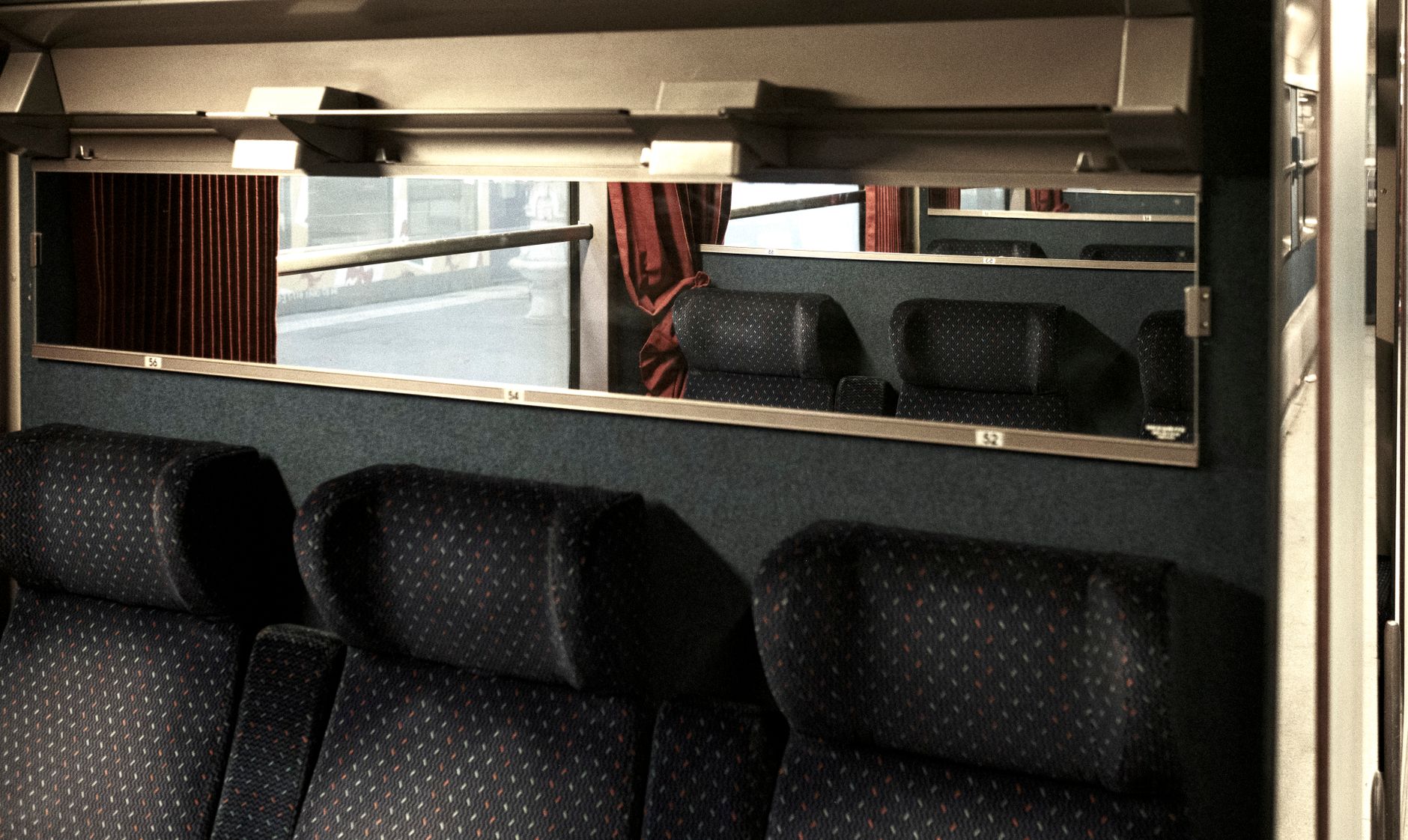 La banquette coulissante en trois parties : un avantage concret