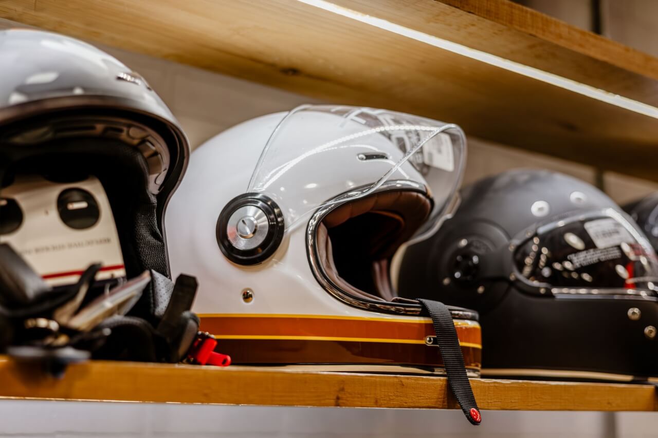 Visière teintée moto : ce que dit vraiment la loi