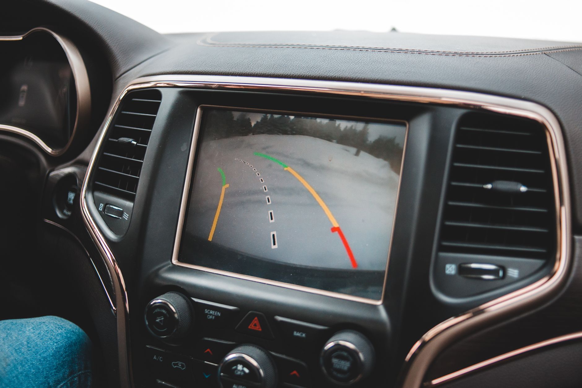 Voiture-Radar Arrière : Comment Fonctionne ce Dispositif en France