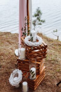 Ces 5 décorations en toile de jute pour votre mariage vont vous surprendre (et à petit prix)