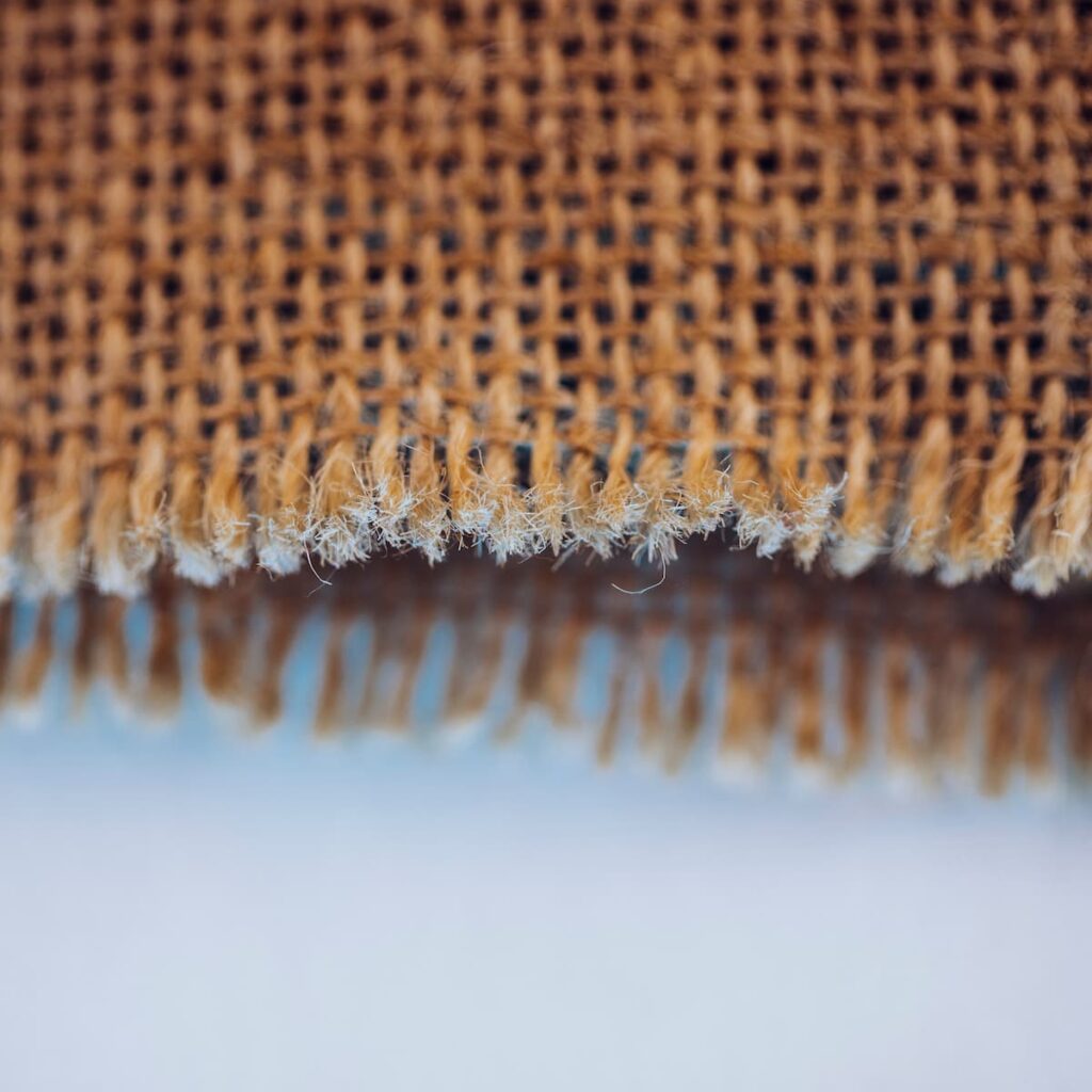 Jute vs Humidité : Le Match Que Vous Pouvez Gagner ! 🌱