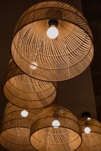 Toile de Jute & Éclairage : Déco Naturelle : un Intérieur Éco-chic