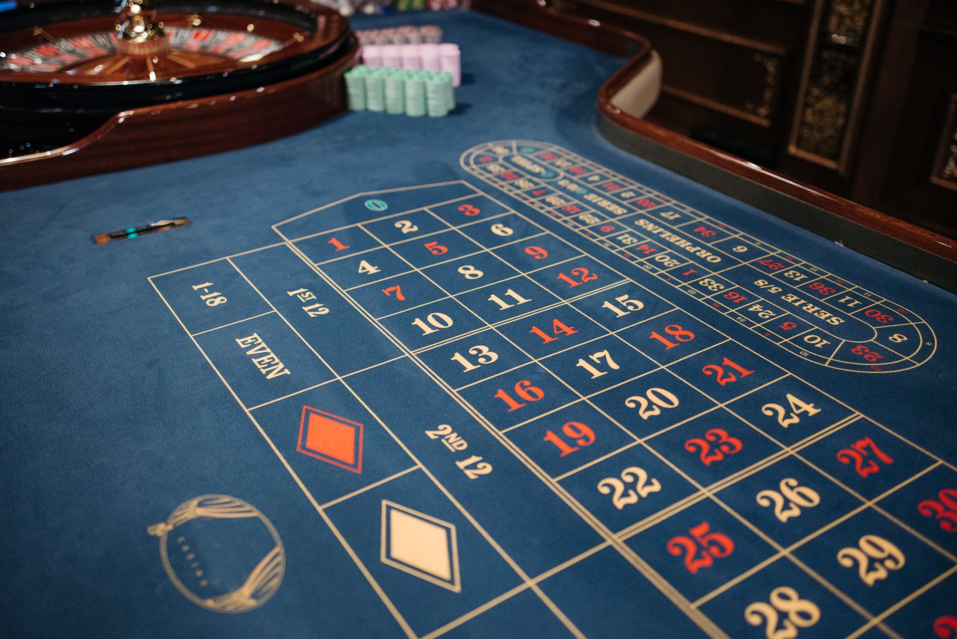 Casino de Monte-Carlo vs Las Vegas : deux mondes du jeu diamétralement opposés