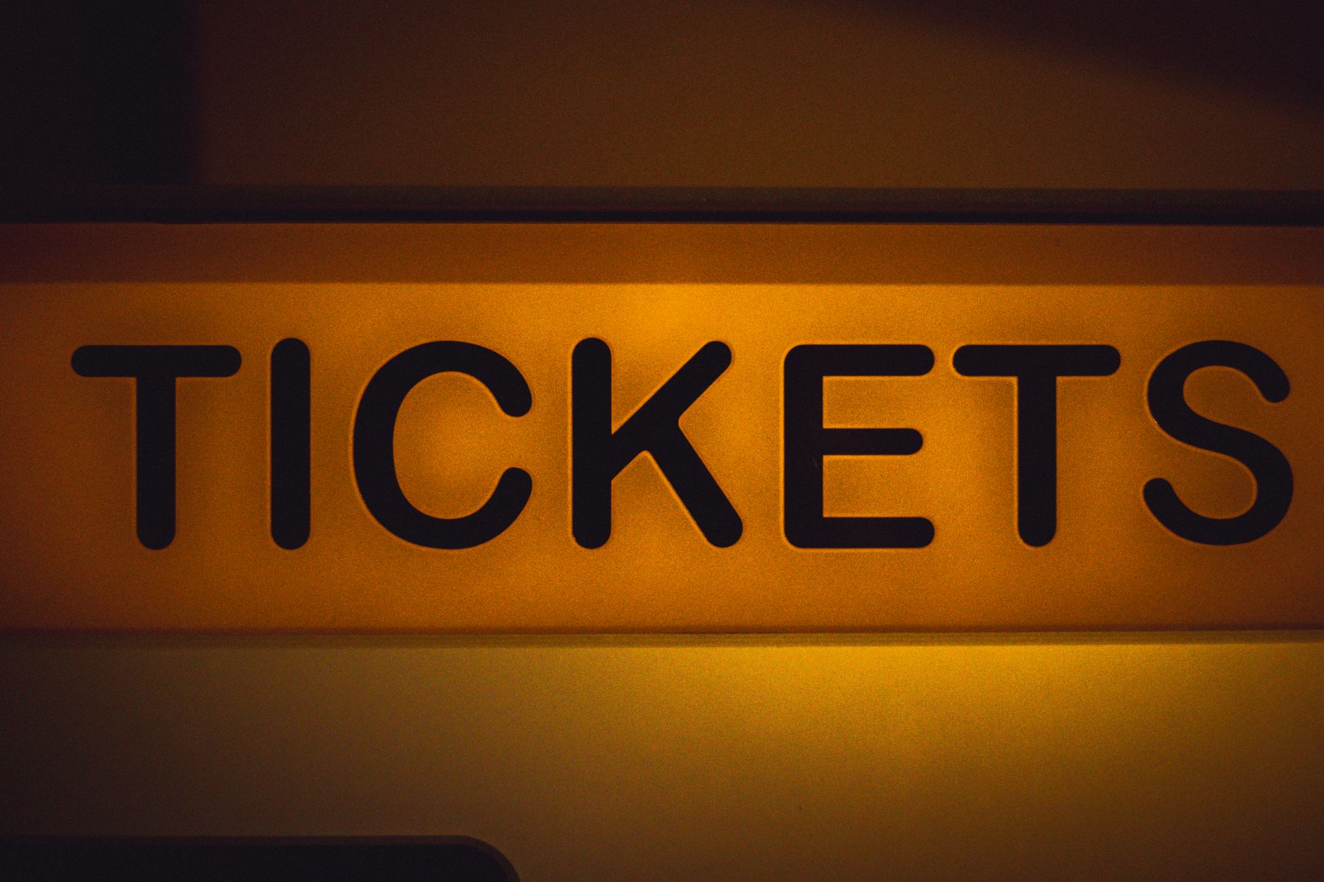 Ce qu'est HelloTickets et comment la plateforme fonctionne concrètement