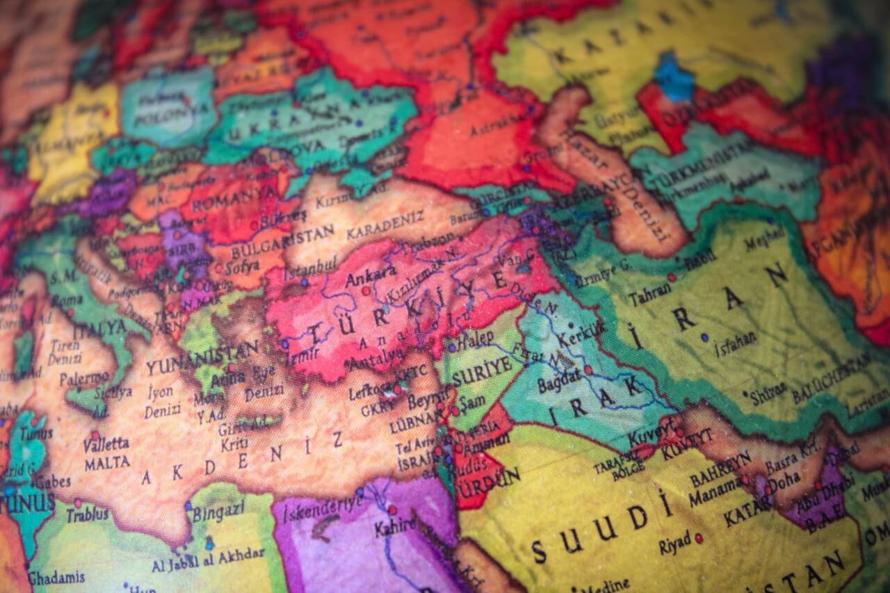 Pourquoi les noms de pays et de villes en Q sont si rares