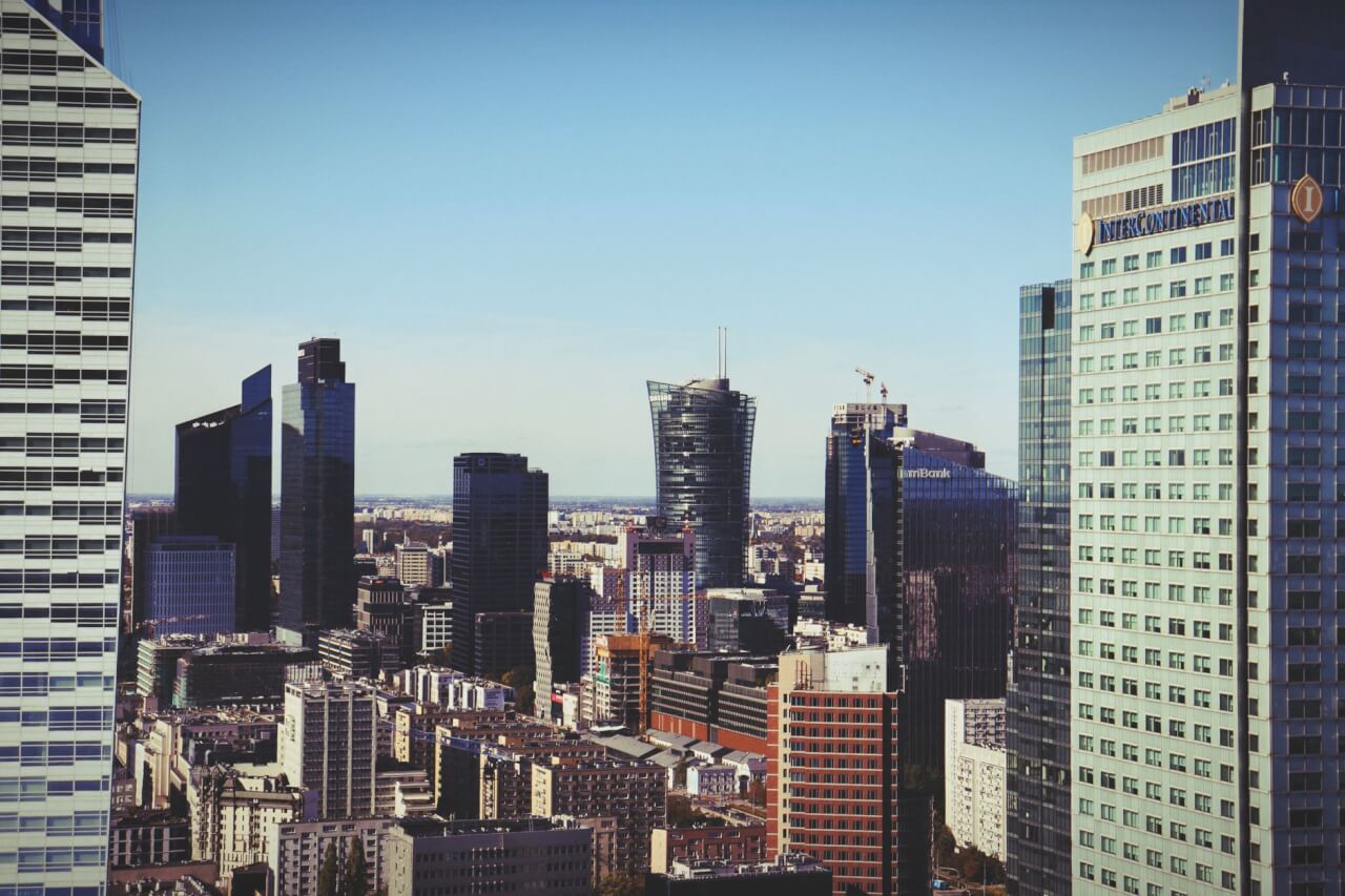 Capitales et grandes villes en Q à travers le monde