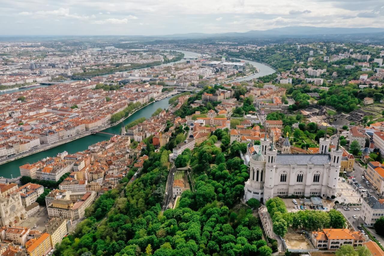Découvre les Pays et Villes Commençant par Q